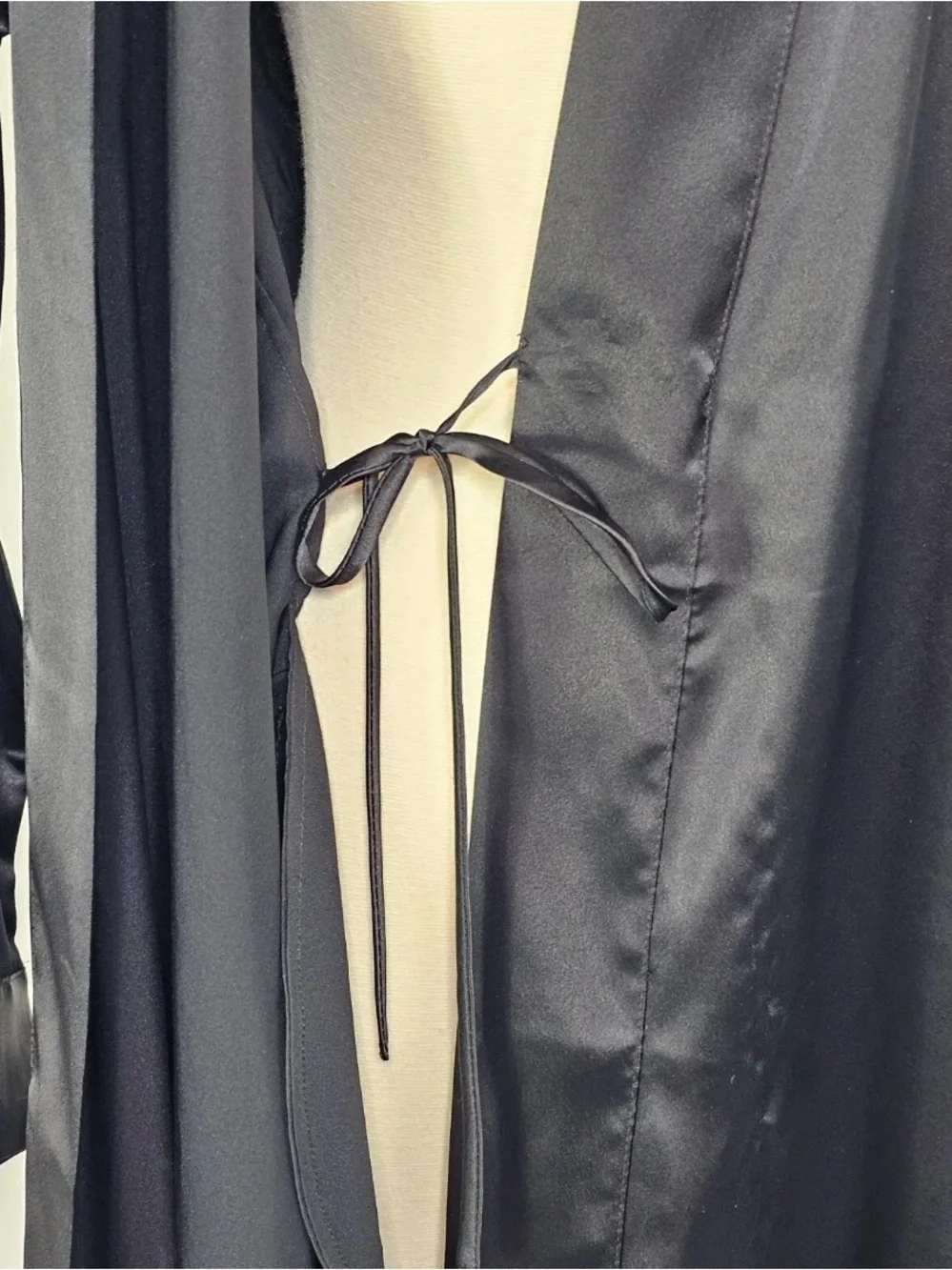 Vtg Y2K Victorias Secret Black Satin Kimono Robe OS Lingerie Romantic Sleepwear